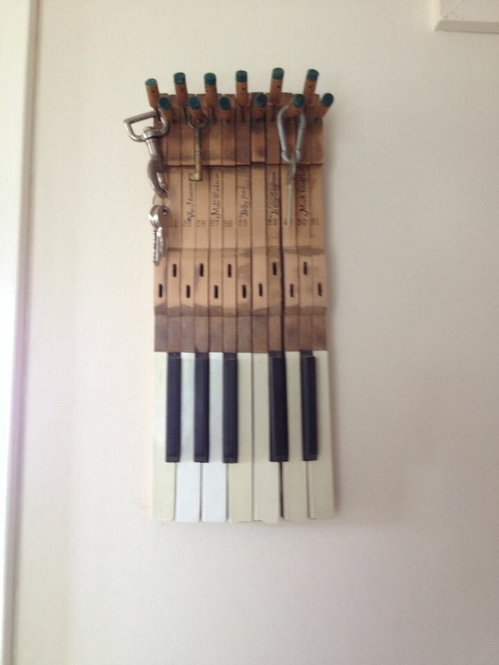 Пылится старое бабушкино пианино? Не спешите выбрасывать! Пылится старое бабушкино пианино? Не спешите выбрасывать! идеи для дома,интерьер и дизайн