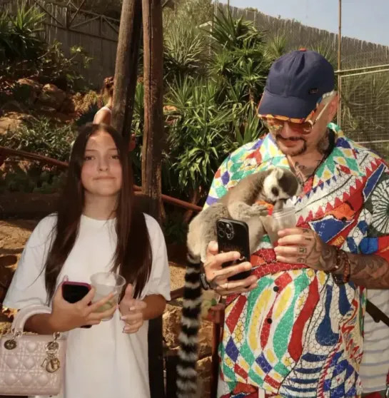 Филипп Киркоров рассказал, как зарабатывают его дети-подростки Киркоров, своей, Филипп, детей, АллаВиктория, Мартин, Киркорова, Филиппа, вместе, дочери, артист, платит, Крёстными, элитной, учатся, ЕфремоваСейчас, Наталья, предприниматель, Малахов, Андрей