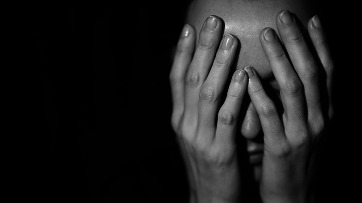 "ЗАСТАВИЛИ ЗАКОДИРОВАТЬСЯ НЕПЬЮЩУЮ": ЧИНОВНИКИ УСТРОИЛИ "ТРАВЛЮ" МАТЕРИ 11 ДЕТЕЙ