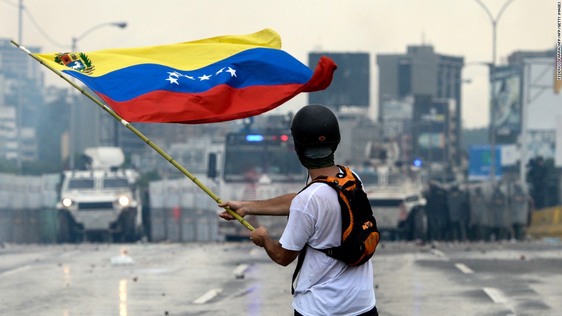 Новости мира: в Венесуэле заявили о теракте на военной базе