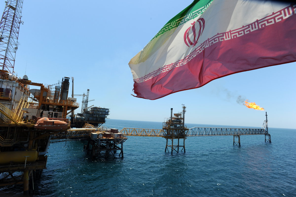 Россия готова вложить 50 млрд долларов в нефтегазовую промышленность Ирана Россия готова вложить 50 млрд долларов в нефтегазовую промышленность Ирана
