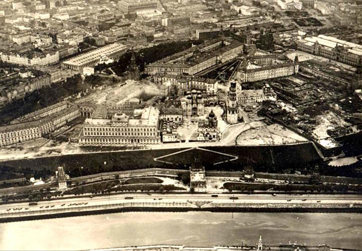 Кремль исчез с лица земли. Уникальная операция Великой Отечественной войны Кремль исчез с лица земли. Уникальная операция Великой Отечественной войны история