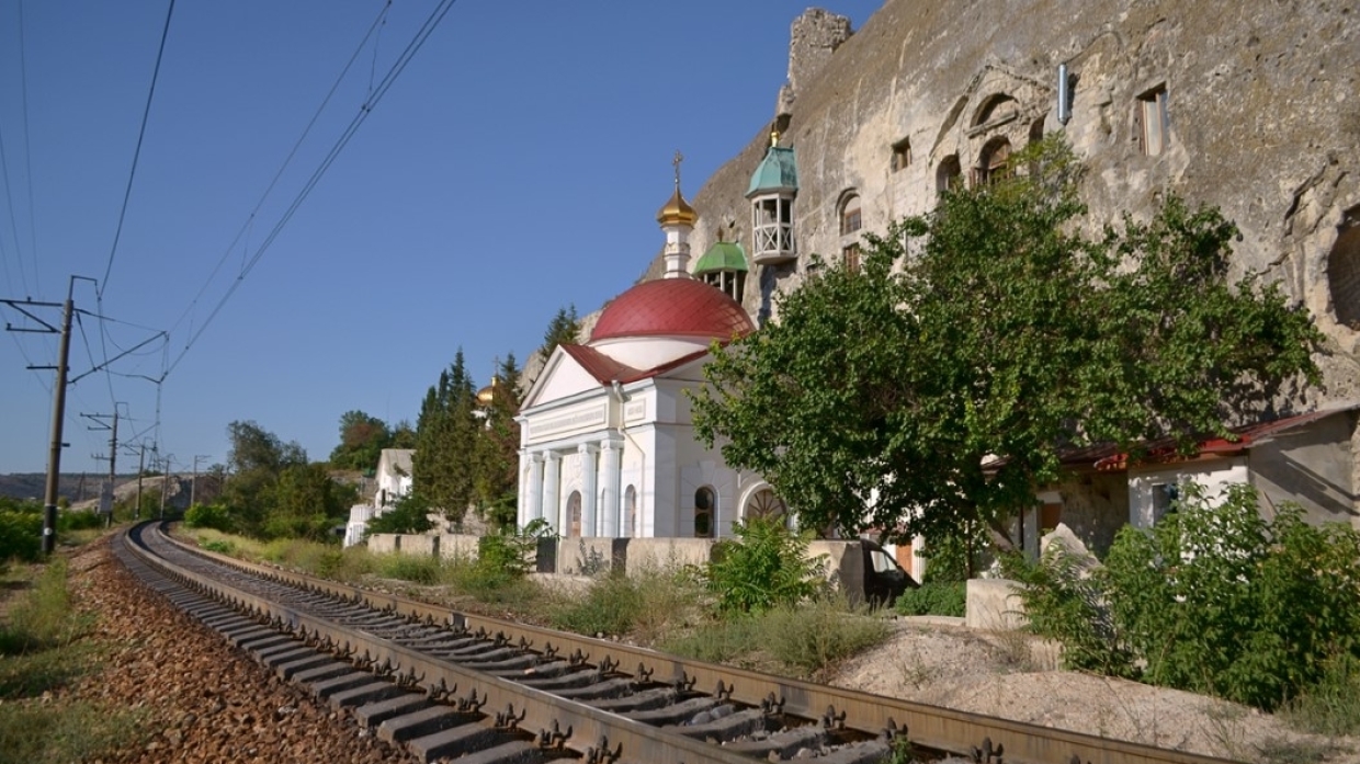 Ж\д ветку в Крыму могут проложить через тоннели для сохранения древнего монастыря