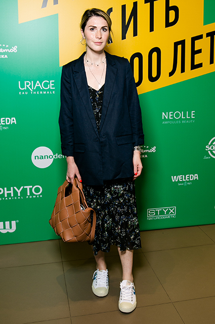 Бьюти-дайджест: от Марго Робби в рекламе духов Chanel до нового магазина Sephora Новости красоты,Ябудужить100лет