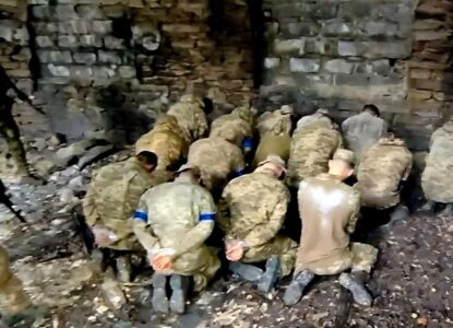 В массовой сдаче в плен украинских военных увидели тревожный знак украина