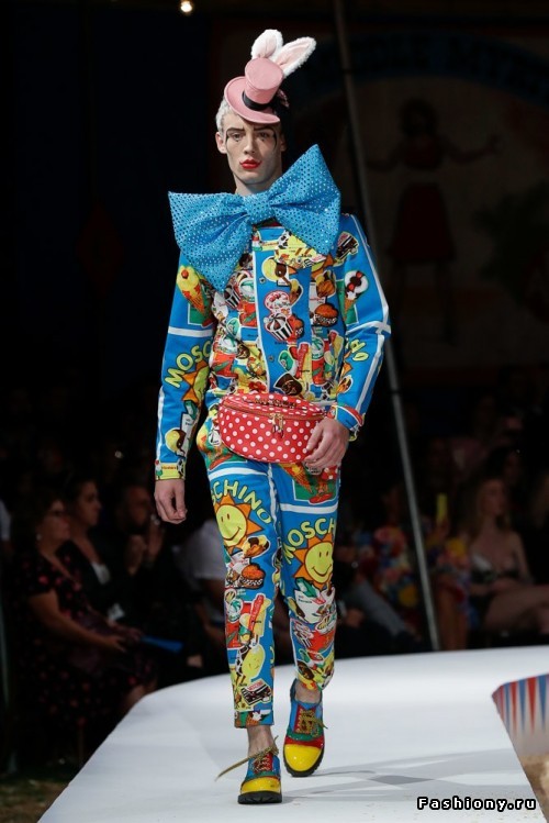 Moschino Круизная коллекция 2019 Moschino Круизная коллекция 2019