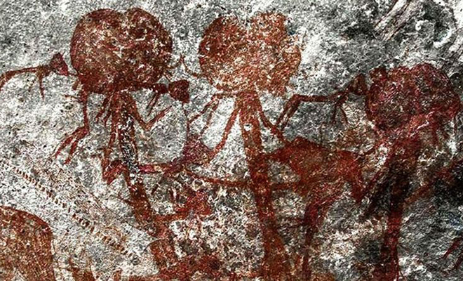 В Африке нашли наскальные рисунки существ с огромными головами возрастом 20000 лет: археологи полагают, что это не люди
