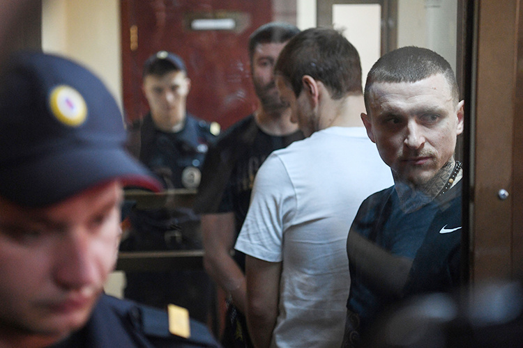 Александр Кокорин и Павел Мамаев приговорены к полутора годам колонии Александр Кокорин и Павел Мамаев приговорены к полутора годам колонии Звезды,Новости о звездах