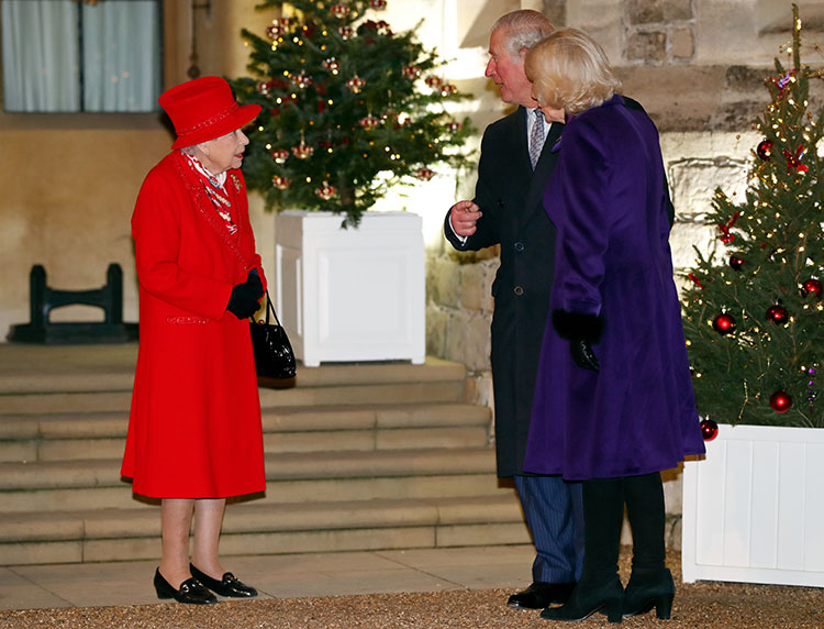 Тур завершен: Кейт Миддлтон и принц Уильям воссоединились с Елизаветой II и принцем Чарльзом в Виндзоре Тур завершен: Кейт Миддлтон и принц Уильям воссоединились с Елизаветой II и принцем Чарльзом в Виндзоре Монархи,Британские монархи