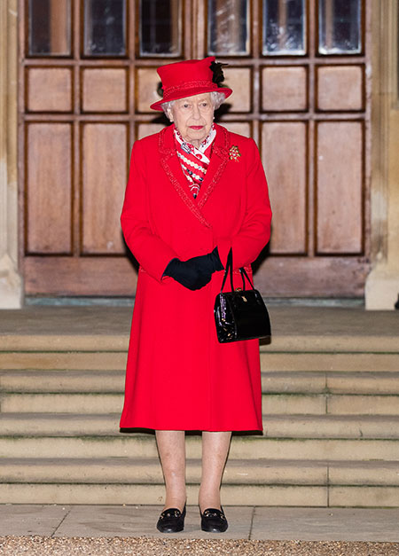 Тур завершен: Кейт Миддлтон и принц Уильям воссоединились с Елизаветой II и принцем Чарльзом в Виндзоре Тур завершен: Кейт Миддлтон и принц Уильям воссоединились с Елизаветой II и принцем Чарльзом в Виндзоре Монархи,Британские монархи