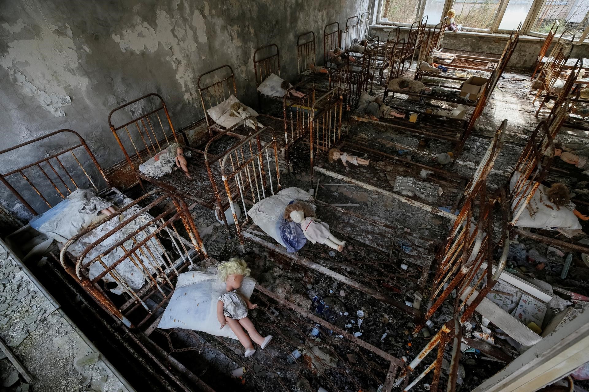 Чернобыль что случилось на самом. Чернобыль Припять 1986. Чернобыль город ЧАЭС. Припять авария на Чернобыльской АЭС. Припять после аварии на Чернобыльской АЭС.
