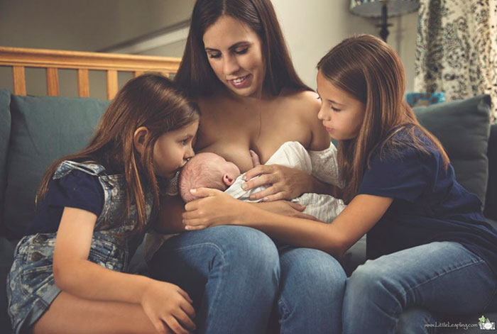 woman-birth-hallway-little-leapling-photography-24