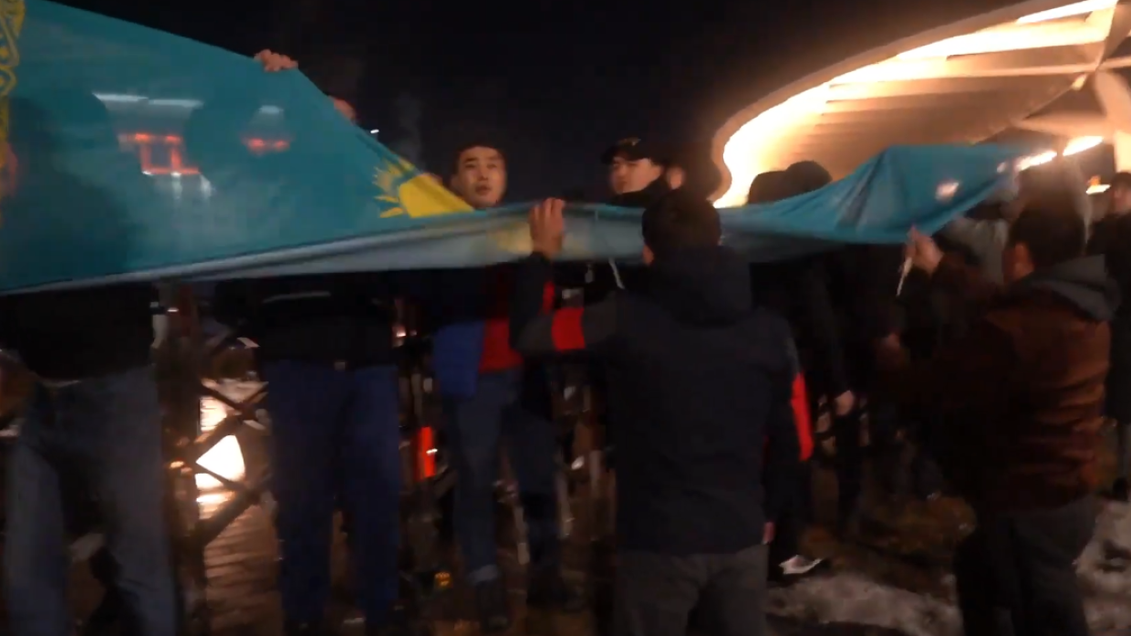 Публицист Союстов: Руководству Казахстана придется системно устранять свои ошибки