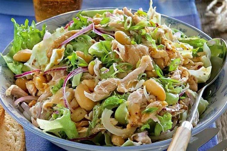 20 самых вкусных салатов с курицей и фасолью фасоли, перец, консервированной, Салат, молотый, курицы, салат, фасолью, вареной, фасоль, масла, понадобится 200, курицу, посоли, промой, поперчи, Смешай, черный, салата, добавь