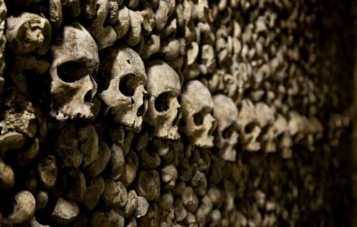 9 – Париж Катакомбы Парижа (Catacombes de Paris)