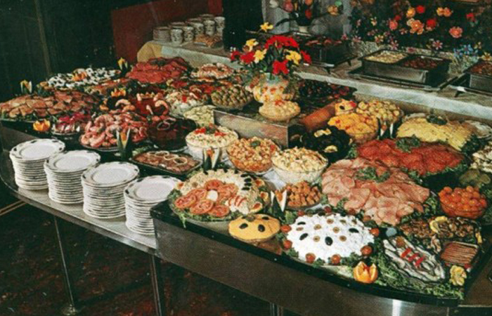 Апельсиновый майонез относился к экзотическим продуктам. / Фото: picturehistory.livejournal.com 