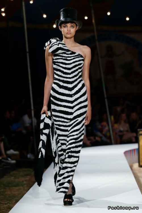 Moschino Круизная коллекция 2019 Moschino Круизная коллекция 2019