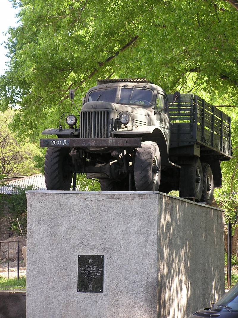 ЗИЛ-157: «автомат Калашникова» среди армейских грузовиков ЗИЛ-157: «автомат Калашникова» среди армейских грузовиков оружие