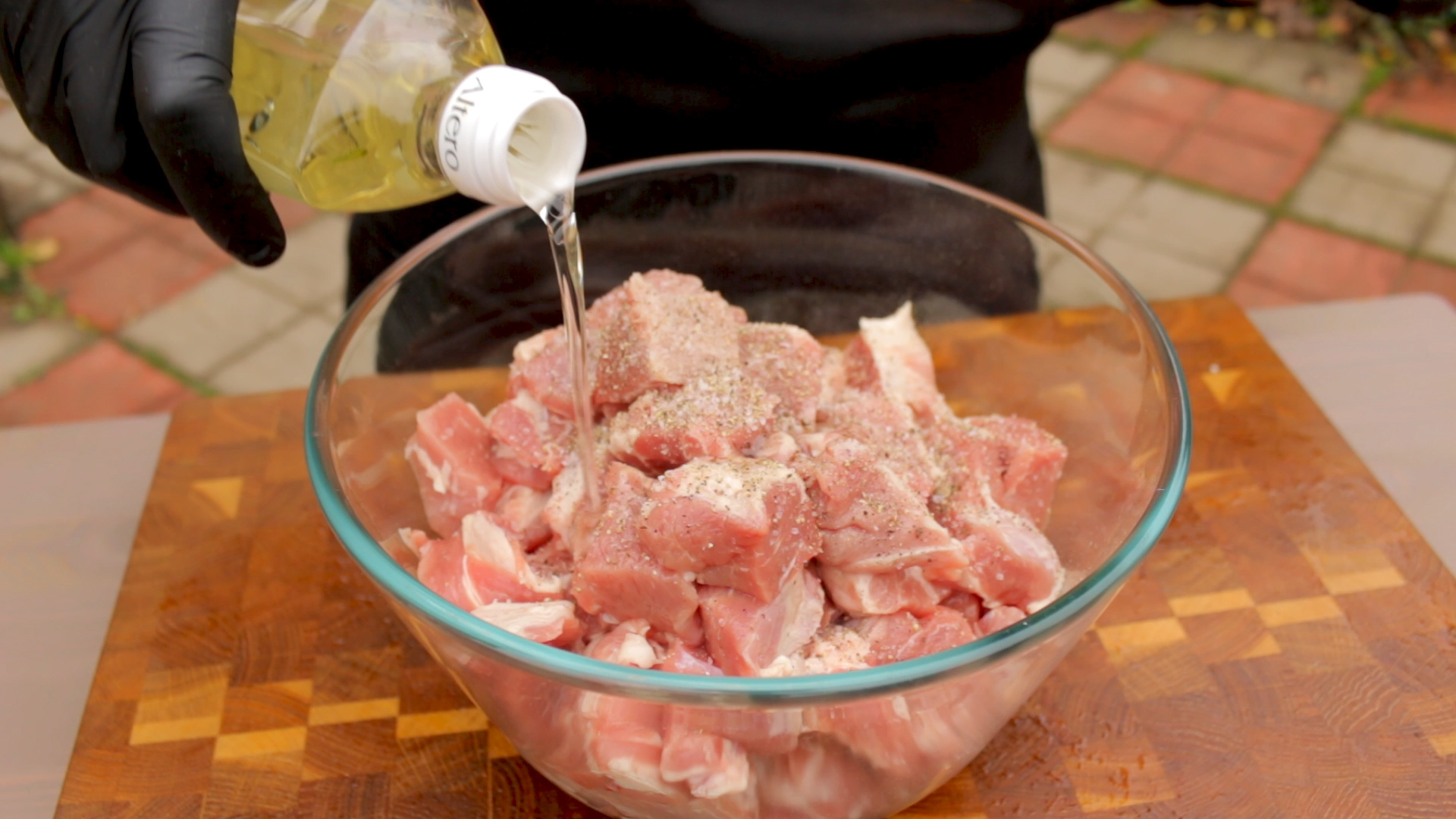 Свинина тушеная с овощами в казане на костре⁠⁠ мясные блюда