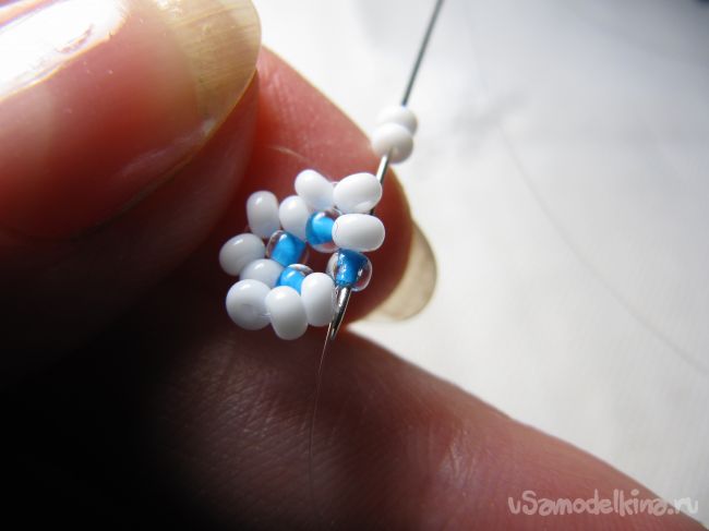 Браслет из бисера «Снежная королева» 