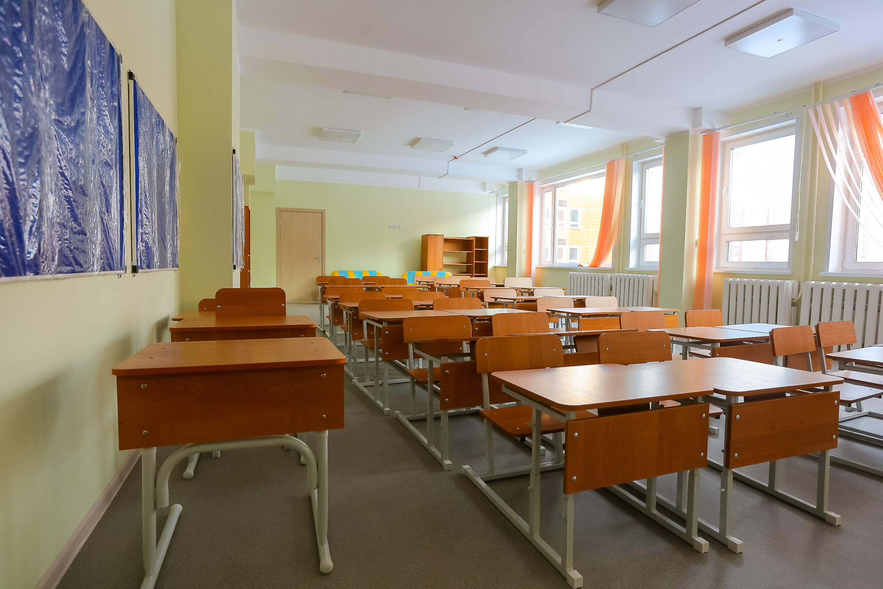 В Красноярском крае 45 школ поймали на перегрузке учеников