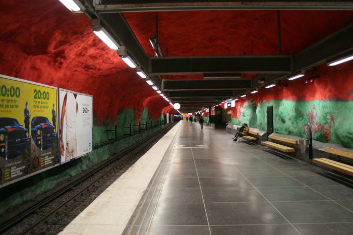 Как выглядят самые фантастические станции метро мира: Вулканическая лава, гигантский калейдоскоп и золотые стены 246,архитектура,вокруг света,достопримечательности,метро,подземка