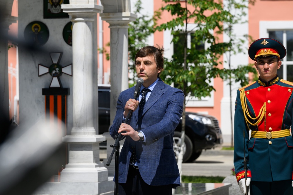В День памяти и скорби Сергей Кравцов принял участие в открытии в Калуге памятника защитникам Отечества