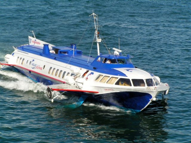 Суда на подводных крыльях "Комета" носящие в Греции название "Fly dolphin"
