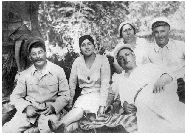 Неформальный Сталин. Каким был «Вождь народов» в окружении семьи и друзей?