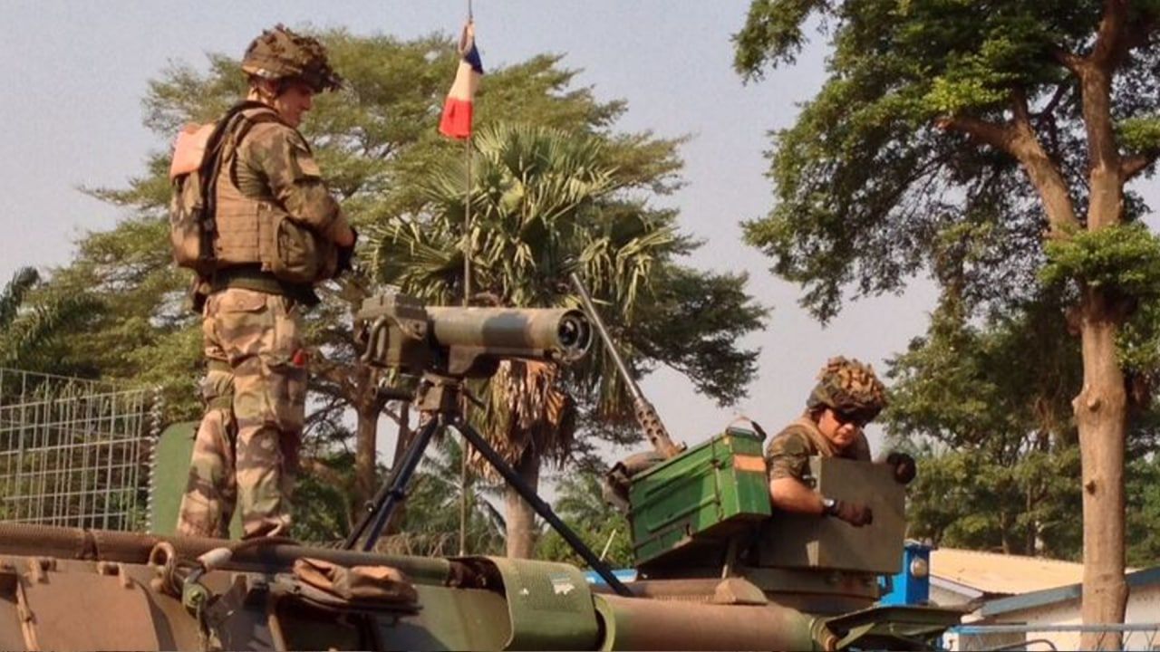 Afrique Media: Франция под видом гуманитарной помощи финансирует государственный переворот в ЦАР