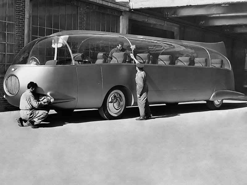 На Женевском автосалоне 1956 года был представлен футуристического вида автобус Golden Dolphin («Золотой дельфин») авто, авто мир, интересное, машины, несуразные, удивительные