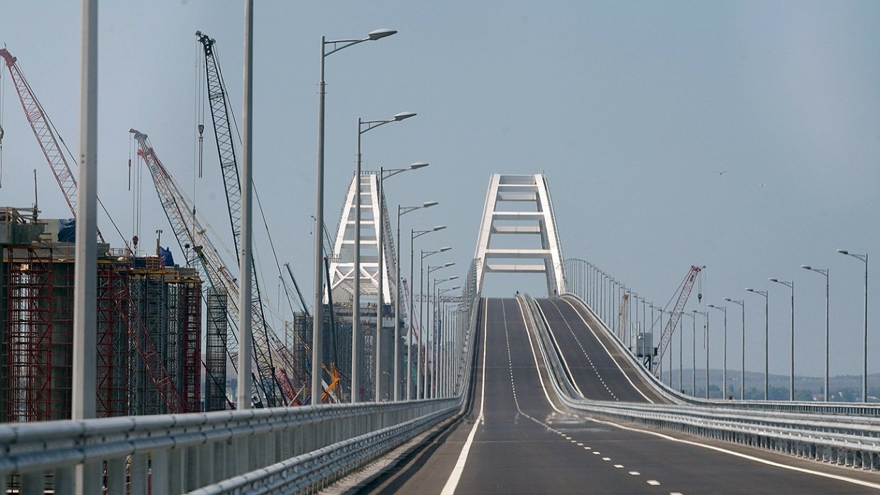 Первый проект моста через Керченский пролив подготовили британцы еще в 1901 году