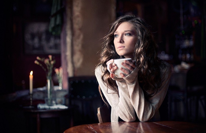 10 признаков одинокой женщины, которые выдают ее состояние с головой