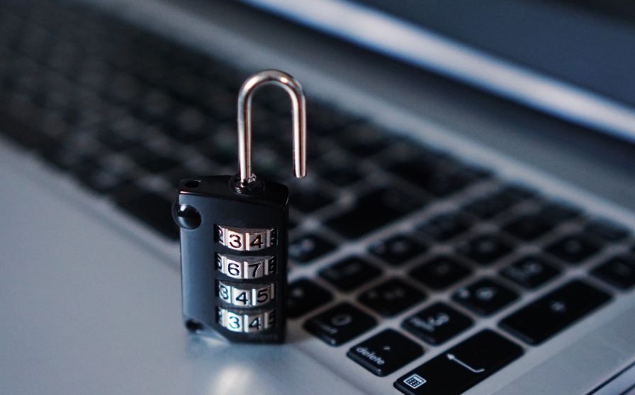 Хакеры попытались захватить аккаунты сотрудников российского СМИ «Известия»