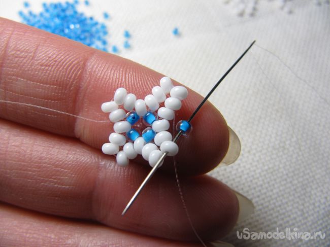 Браслет из бисера «Снежная королева» 