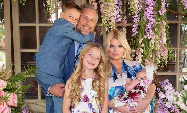 Джессика Симпсон отметила первый день рождения младшей дочери