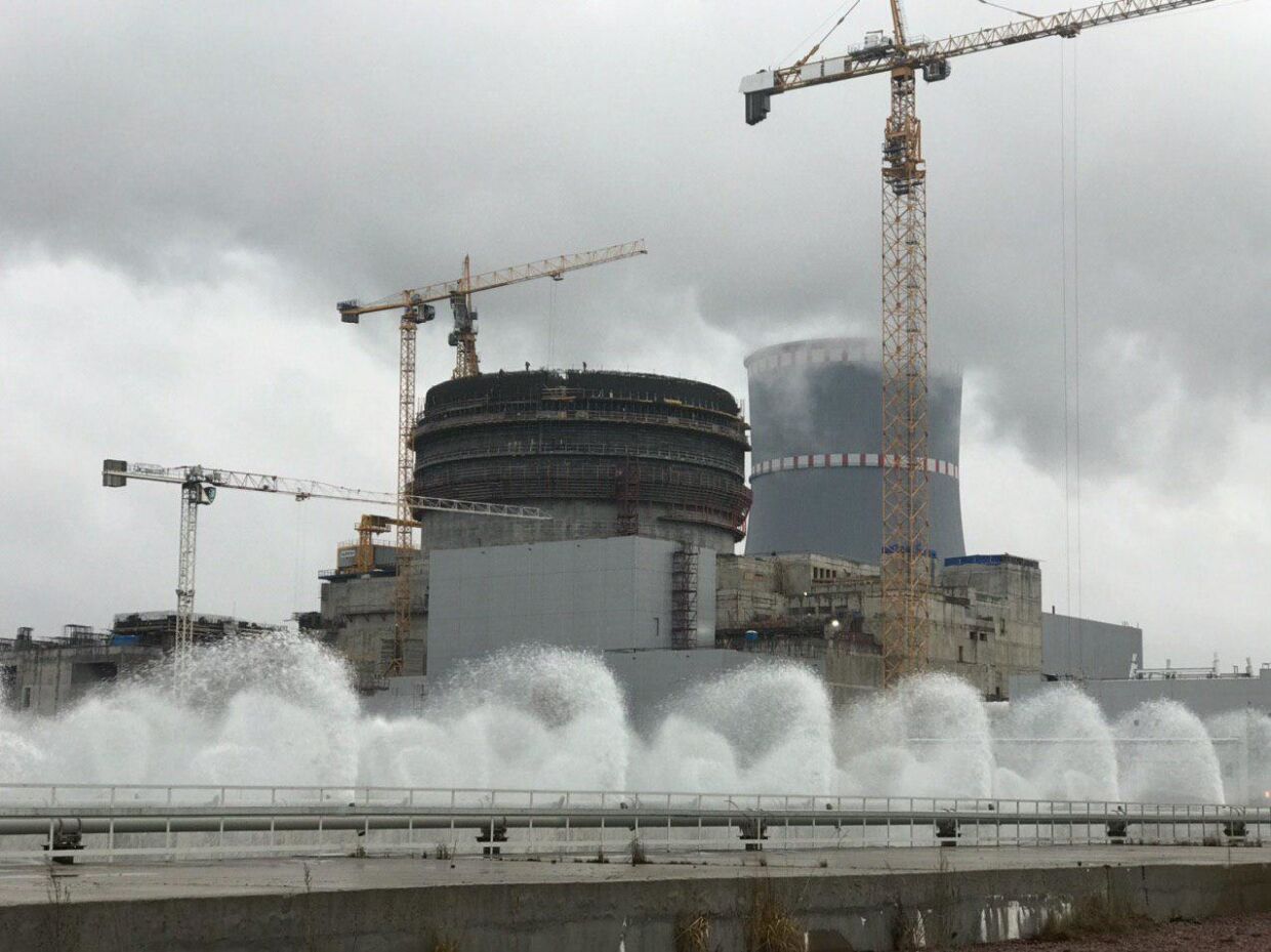 Брызгательные бассейны аэс. Ростовская атомная станция волгодонск. Винница атомная станция. Бушер атомная станция. Корпус реактора ввэр-1200.