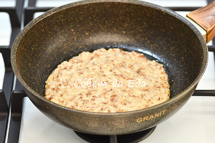 Блюда на завтрак, которые вас точно удивят вкусом и способом приготовления завтрак, минут, перемешиваем, готовим, лепешки, очень, гречки, приготовления, только, травами, выкладываем, подходит, перекладываем, добавляем, ломтики, подаем, пшеничные, крышкой, части, переворачиваем