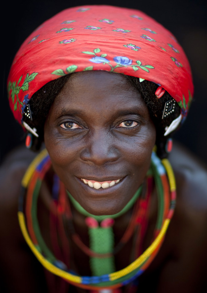 Неотразимо красивые дикие племена Анголы, живущие точно так, как и в далеком прошлом девушки,женщины,Женщина,загадки,интересное,красота,позитив,фотопроекты