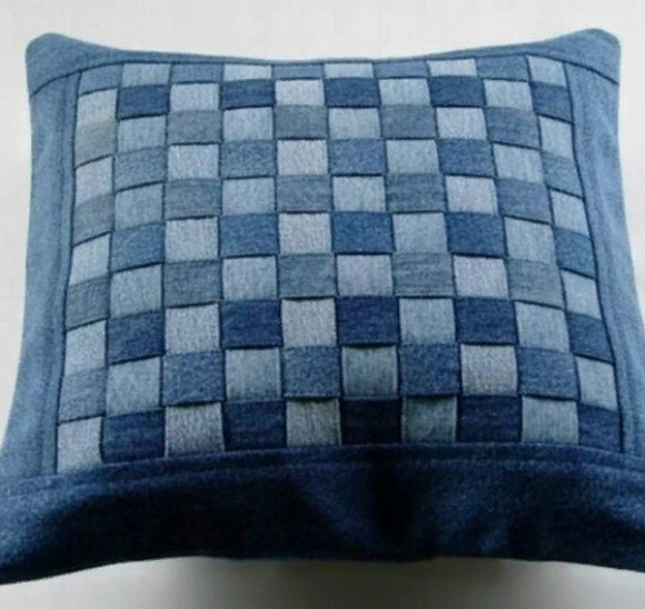 Подушка в технике плетенка фото с Pinterest