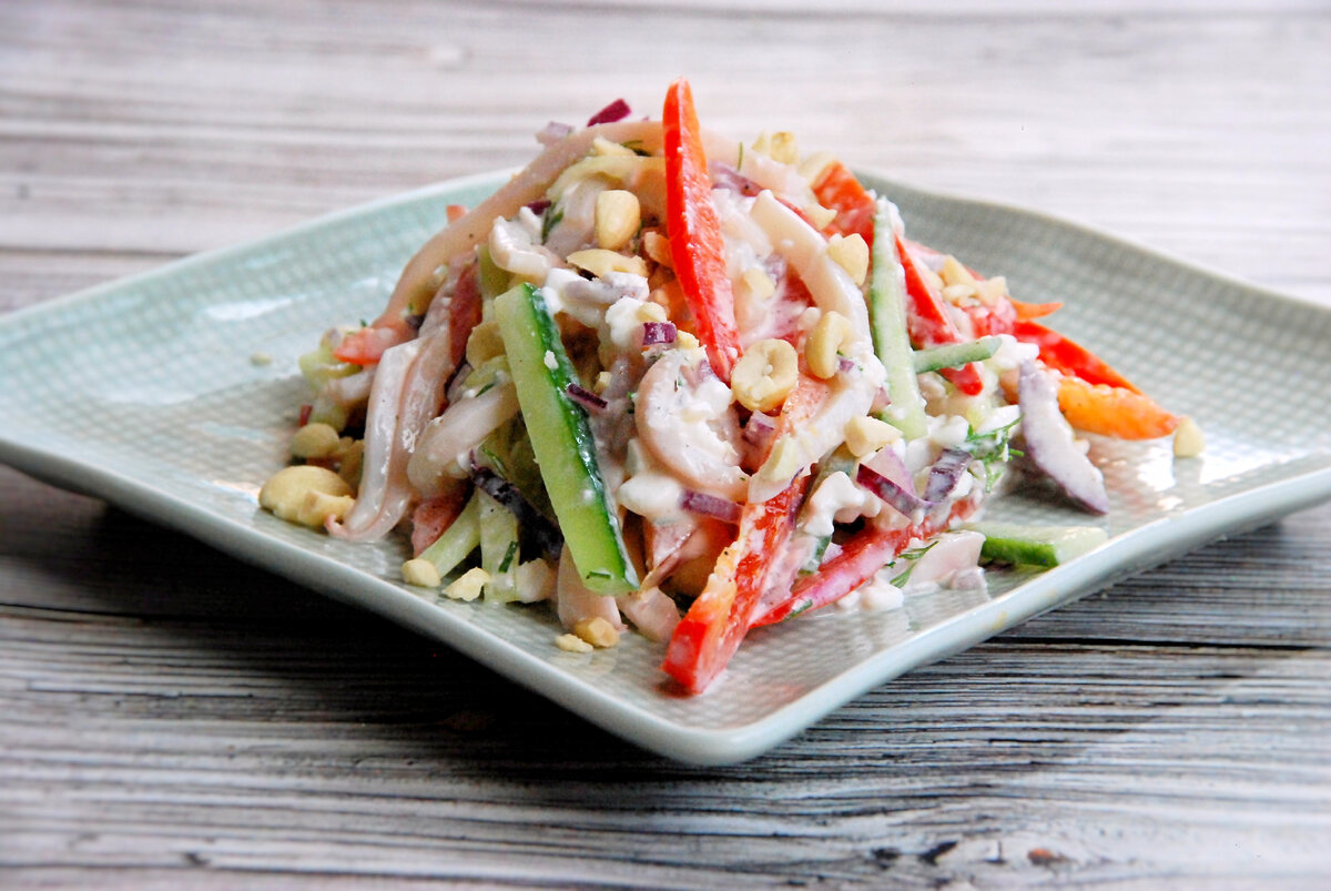 Вкусный и небанальный салат из кальмаров. Готовим по рецепту из журнала «Бурда»