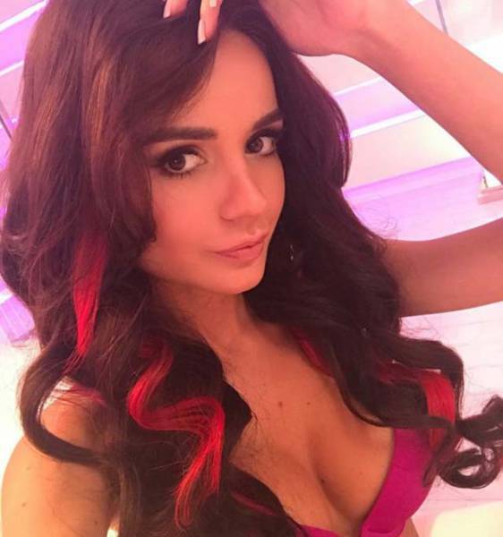 Красивые девушки и их декольте картинки,позитив