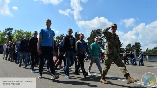 «Перепись самоубийств, или Полное разложение ВСУ»: небоевые потери армии Украины обеспокоили Киев