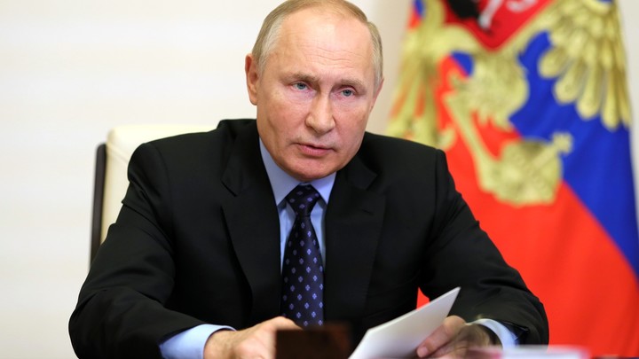 Важные распоряжения из Кремля: Путин дал поручения по отраслям