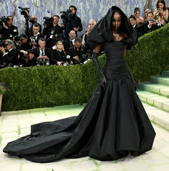 Met Gala — 2026: Шер, Рози Хантингтон-Уайтли, Кейт Мосс, Вера Вонг на красной дорожке Images, костюма, дорожку, вышли, Метрополитенмузее, Санчес, Лорен, Сандэй, дочерью, Кидман, Николь, Сейфрид, Кравиц, Дженнер, Аманда, Хадид, Джиджи, Купера, Кайли, Хайди
