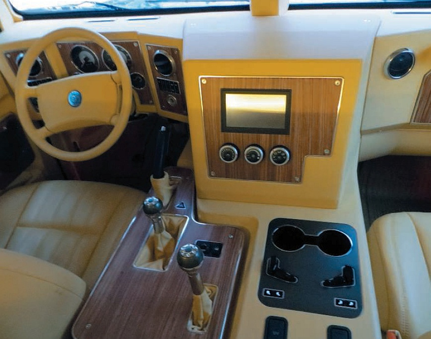 Московское тюнинг-ателье превратило армейский «Тигр» в шикарный внедорожник для VIP-персон Московское тюнинг-ателье превратило армейский «Тигр» в шикарный внедорожник для VIP-персон авто и мото