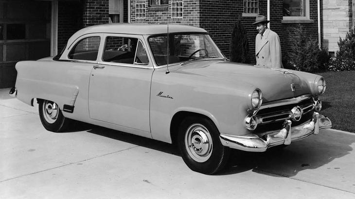 Ford Mainline Tudor Sedan (70A) '1952