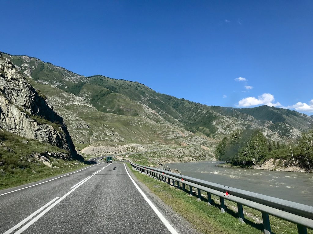 Путешествие на Алтай. К Голубому озеру через перевал Чике-Таман 