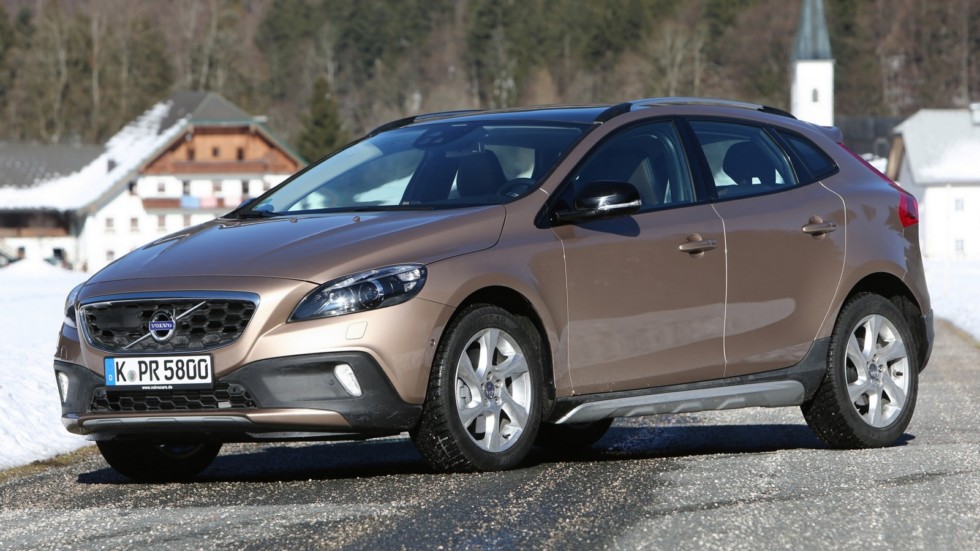 На фото: Volvo V40 Cross Country T5 '2012–16