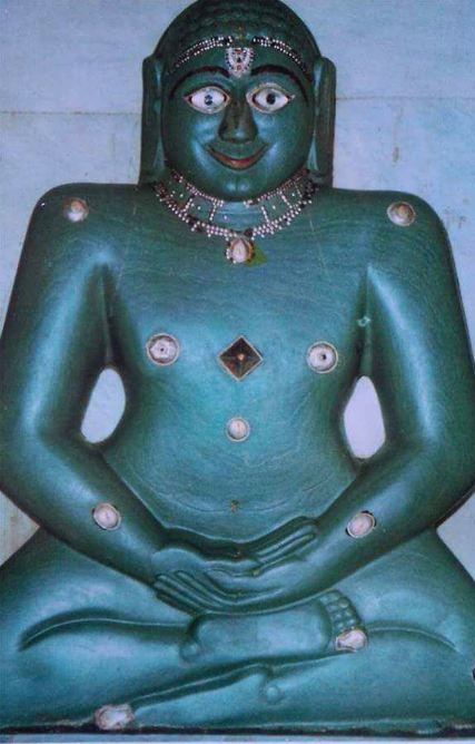 Нефритовая статуя Махавиры. Фото: Story at Every Corner